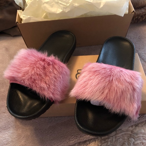 UGG Shoes - Ugg Women's Royale Tipped Flat Sandal slides fur 7